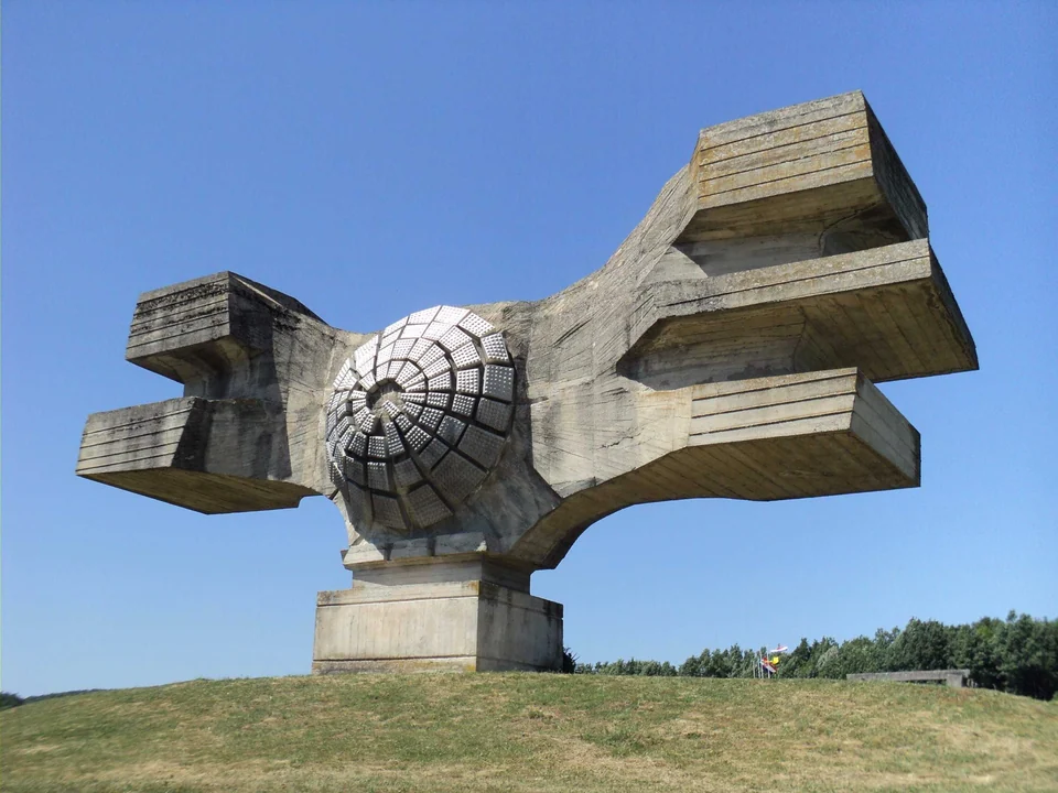 Yugoslav World War II monuments — image 15 of 17, Retrofuturisme archive