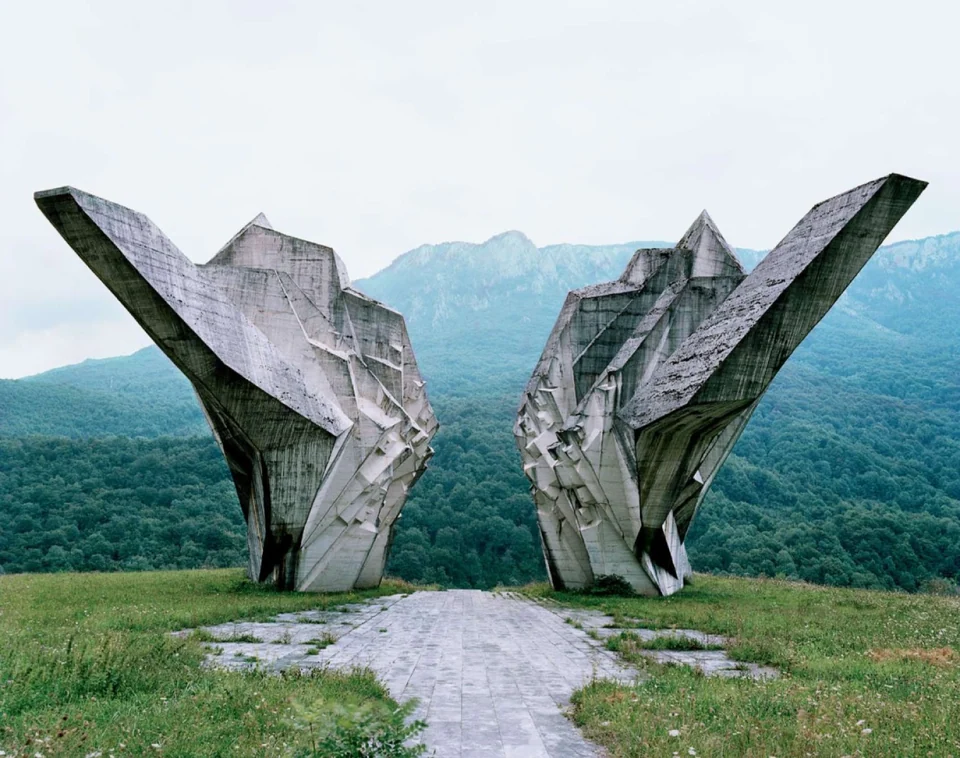 Yugoslav World War II monuments — image 17 of 17, Retrofuturisme archive