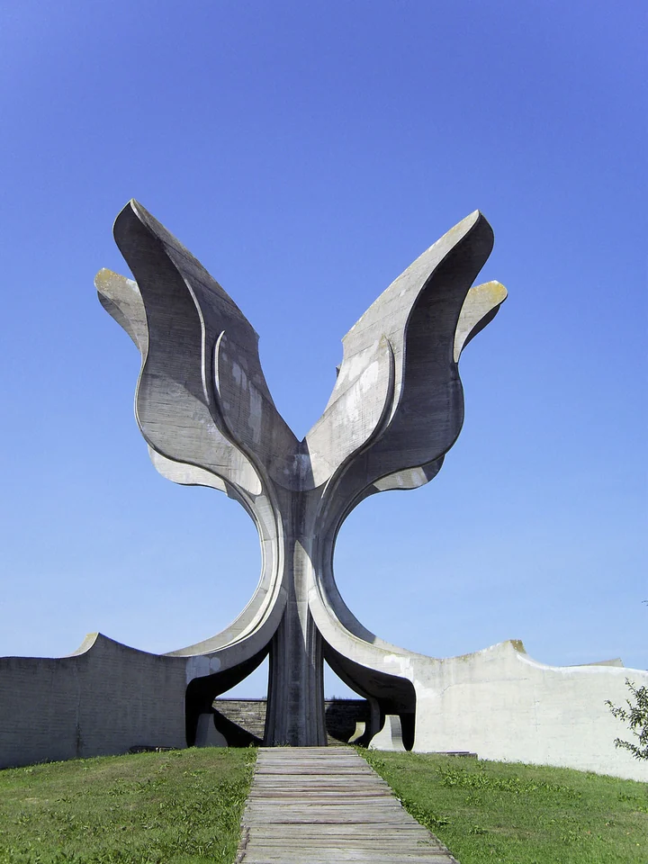 Yugoslav World War II monuments — image 5 of 17, Retrofuturisme archive