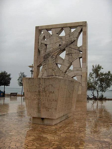Yugoslav World War II monuments — image 8 of 17, Retrofuturisme archive