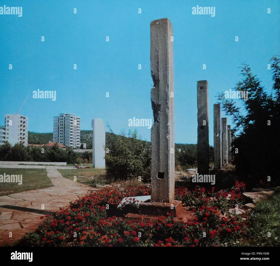 Yugoslav World War II monuments — image 9 of 17, Retrofuturisme archive